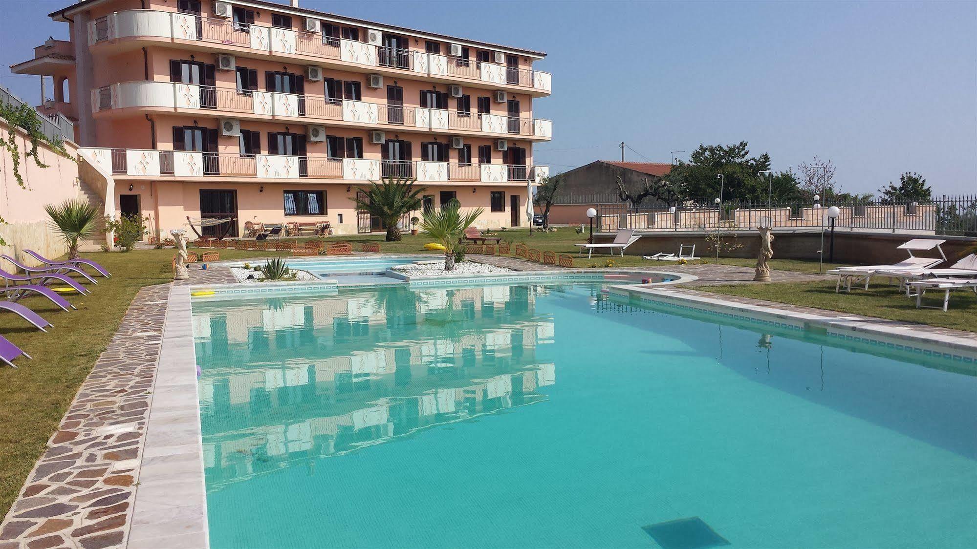 Chimento Resort Корильяно-Калабро Екстер'єр фото